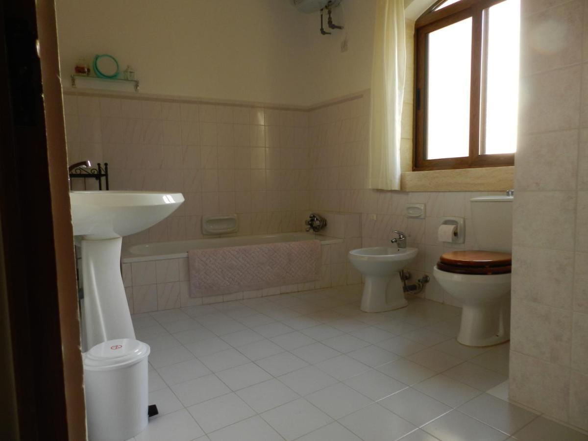 Villa 14, Triq Il Mithna Qala Exterior foto